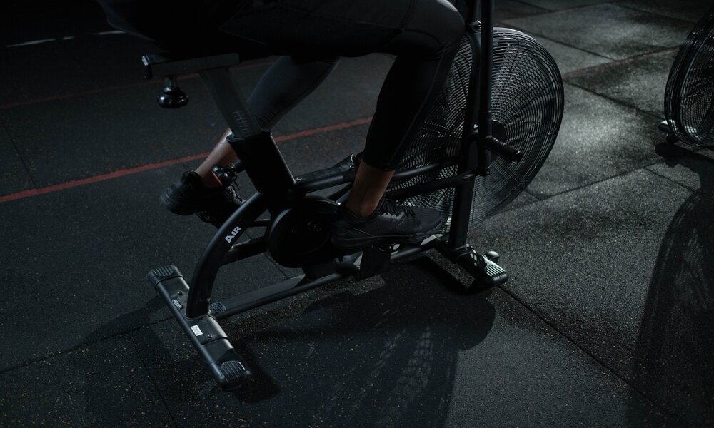 En general es inutil Esquivo Beneficios de apostar por la bicicleta estática en tu entrenamiento  cardiovascular